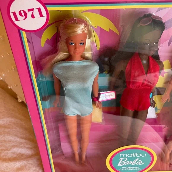 Mattel Signature 50th Anniversary Set of 1971 Malibu Barbie - Picture 2 of 6